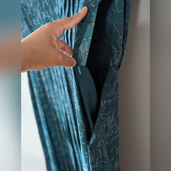 Dear Drew by Drew Barrymore Pleated Dress NWOT - Picture 4 of 10